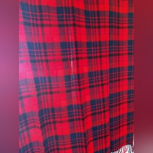 PENDLETON Vintage Red and Navy Blue Wool Plaid Throw Blanket Excellent Condition